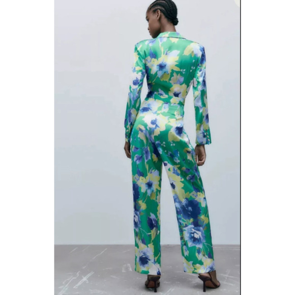 NWT ZARA Collared Floral Print Jumpsuit Green Multicolor Long Sleeve Size XS - Picture 2 of 8